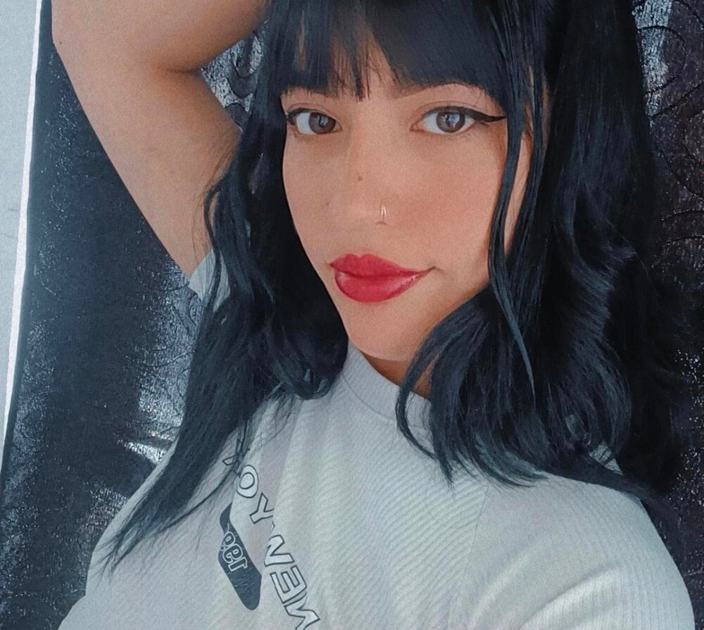 stripchat -estefany- webcam profile pic via sexlivecamsites.com