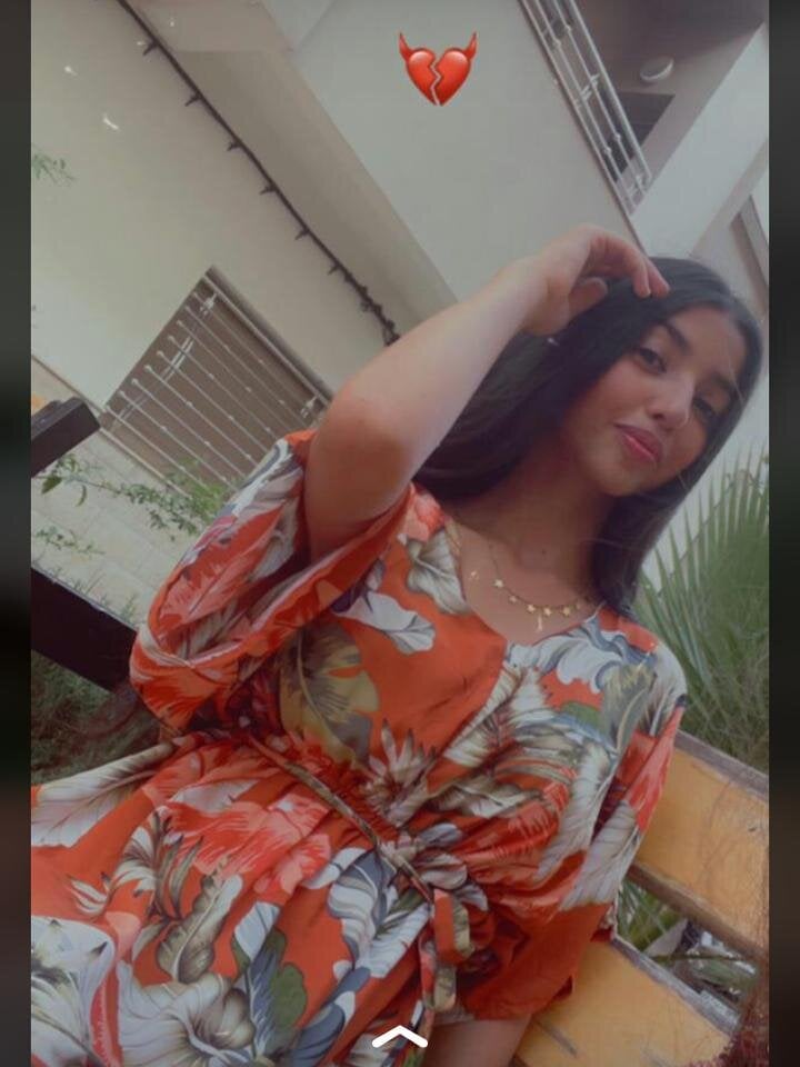 sofia_soso live cam model at StripChat