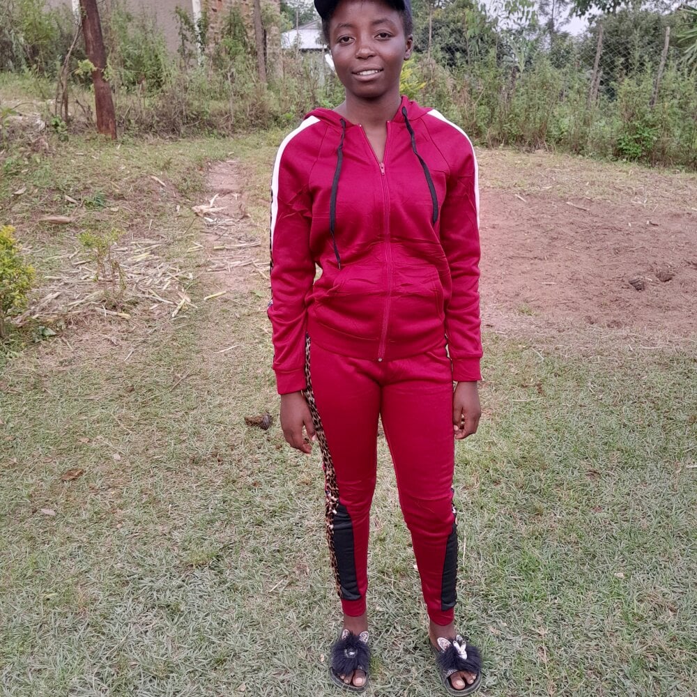 Live sex webcam photo for simplegirl5 #289990566