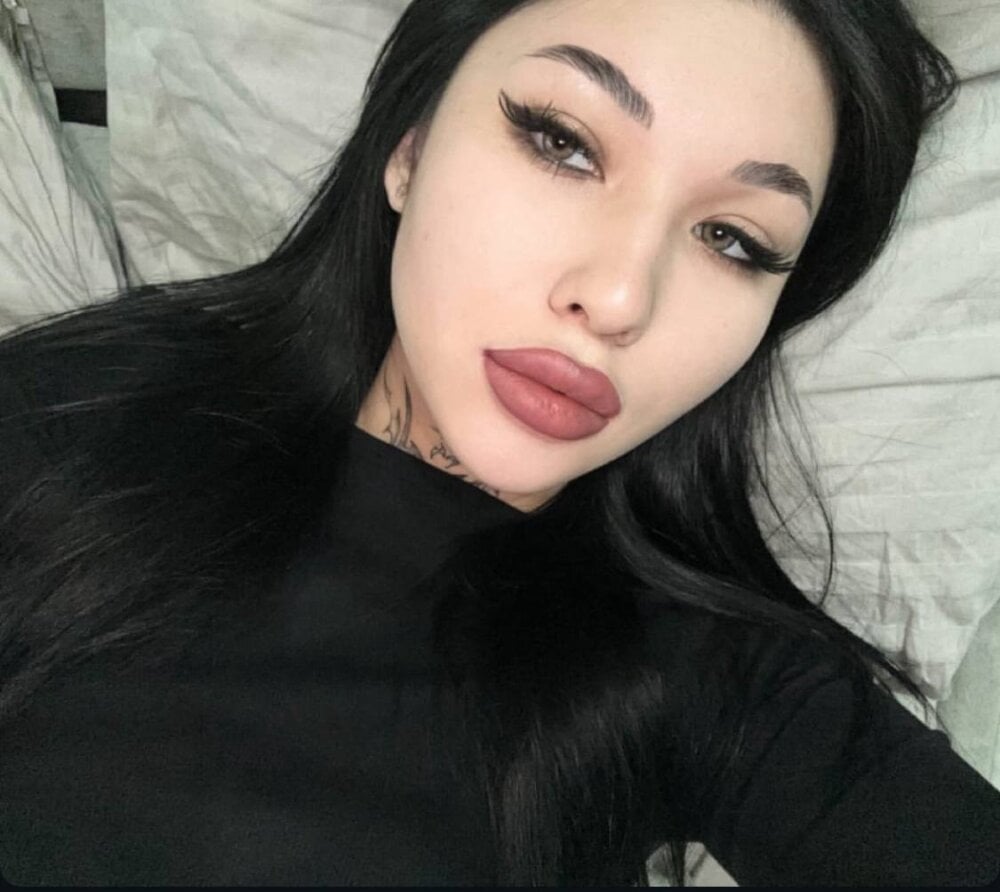 moodcouple's Offline XXX Chat