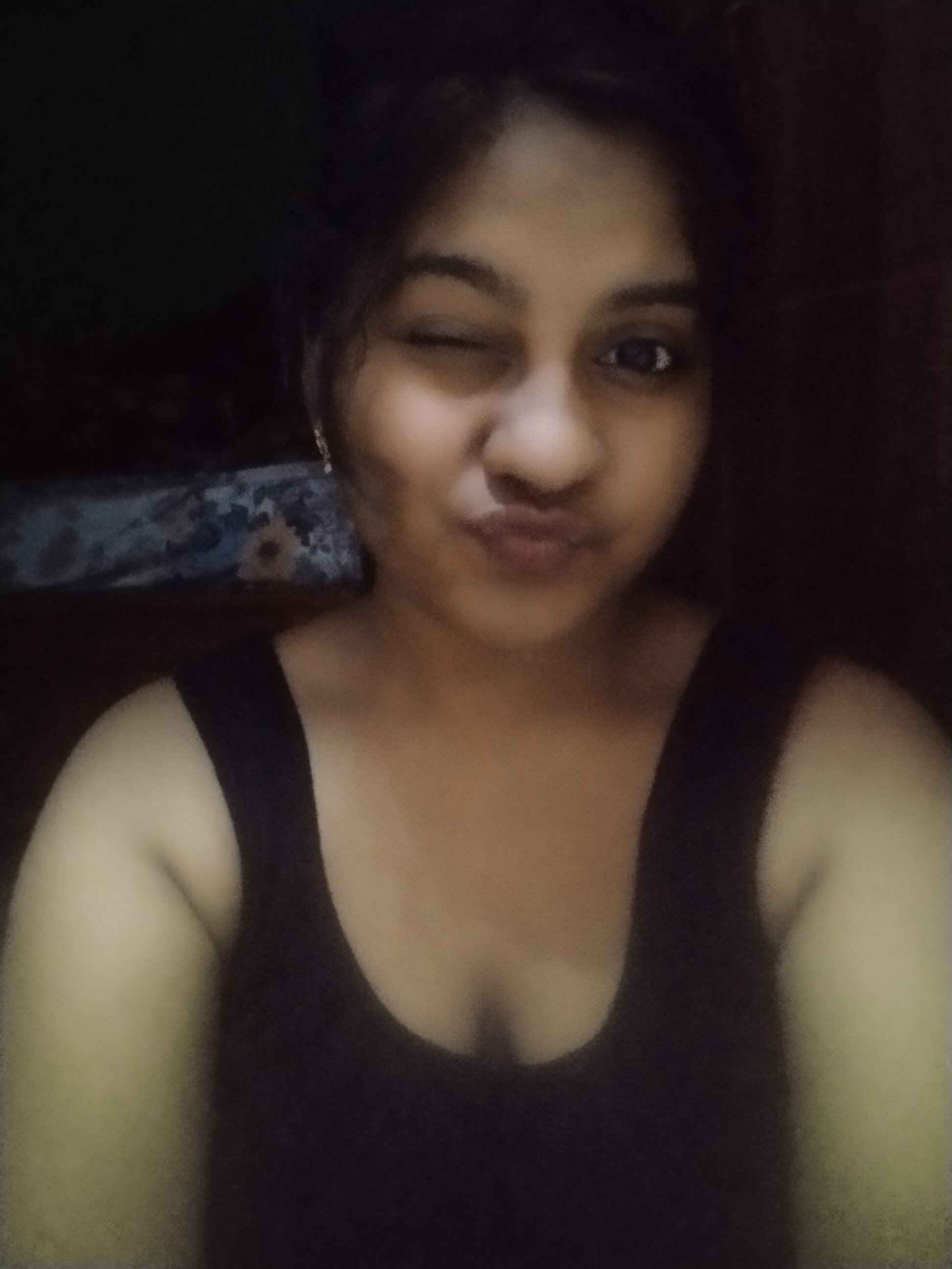 yours_honey34