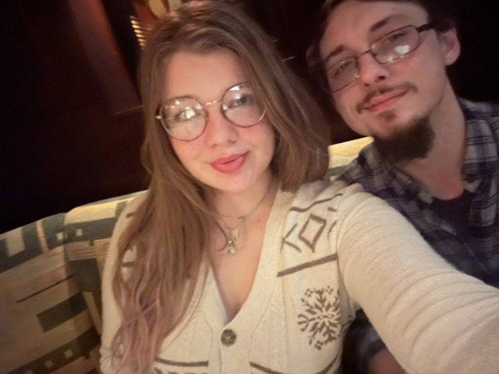 White_FangandKawi's Offline XXX Chat