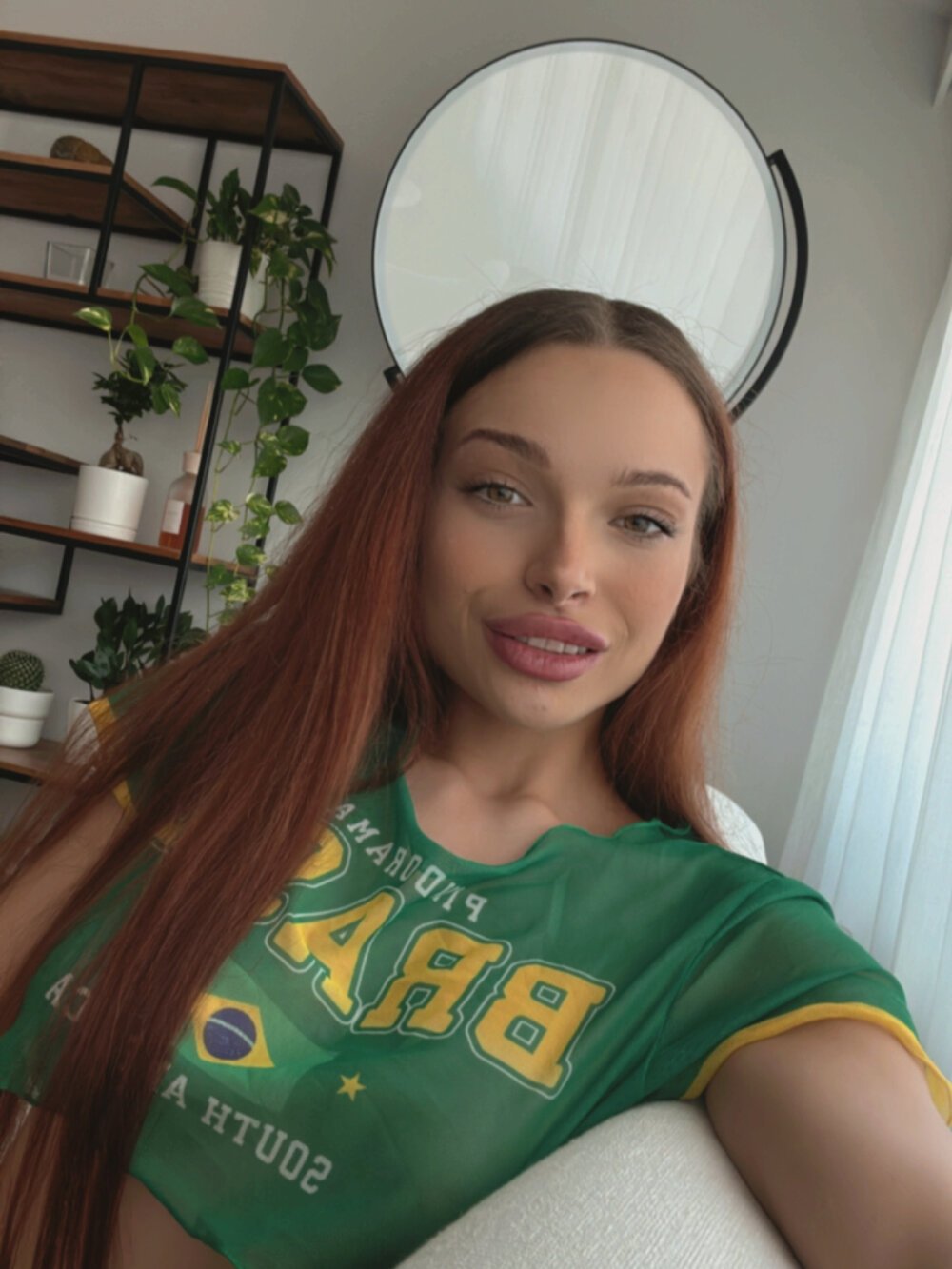 chatnmate.com royal_rogue livesex profile in in-the-kitchen cams