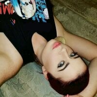 nikkibrianna's Offline Chat Room
