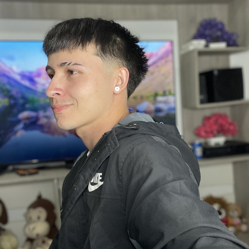 DarmianHernandez9081