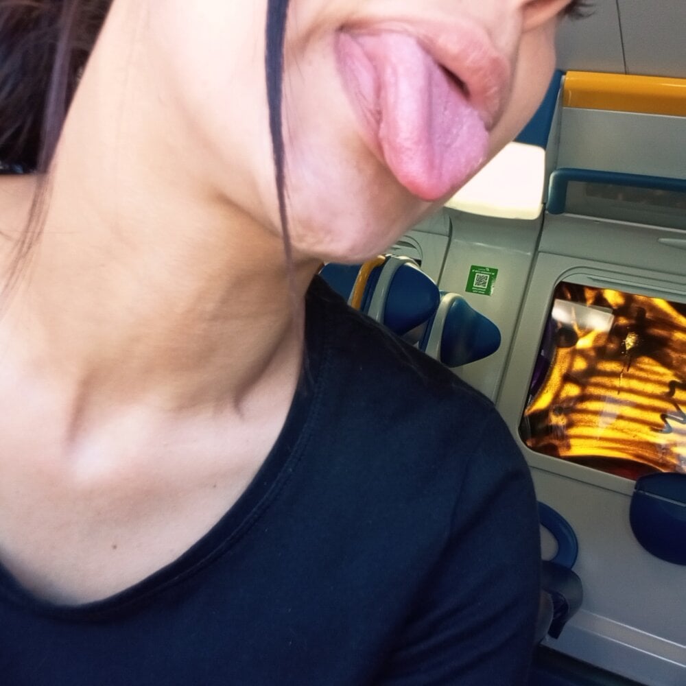 stripchat sofiadiamond228 webcam profile pic via myliveeroticcams.com