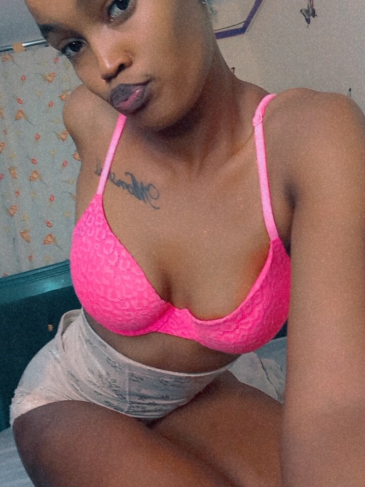 Live sex webcam photo for sweet-simiran #291246702