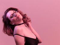 Red_Rose69's Offline Chat Room
