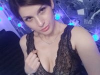 Alisia_Croft's Offline Chat Room