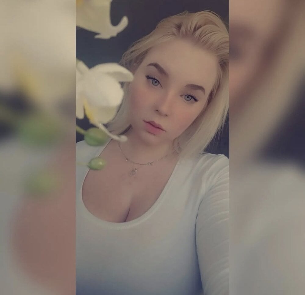 livestrip-joy.com minchenbienchen98 livesex profile in in-your-drems-3 cams