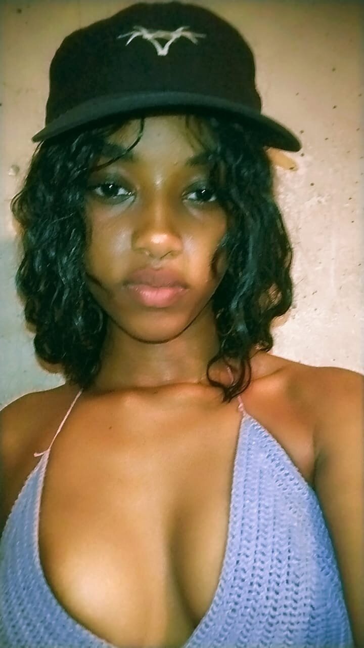 Laurahot_69