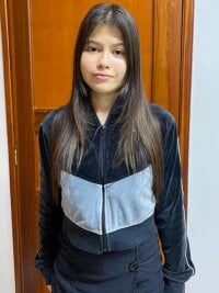 IssaLoren's webcam live show