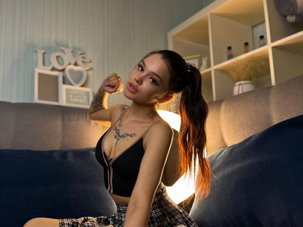 Live sex webcam photo for ClareReeves #286084948