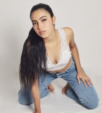 Miflaca_22's Offline Chat Room