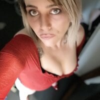 Whitesnow1987's Offline Chat Room