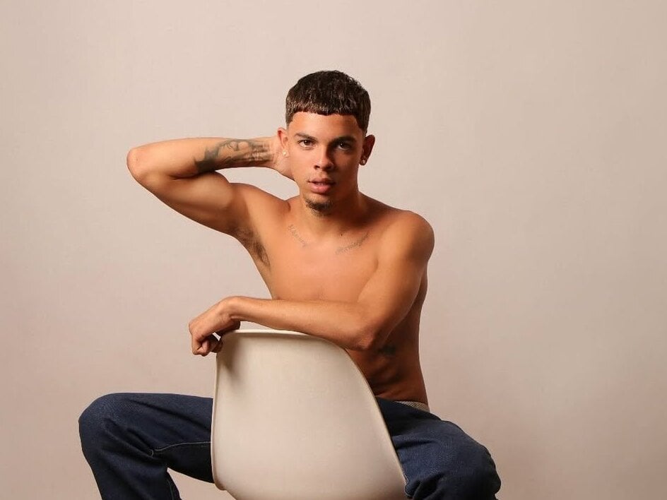 alan_smitthy from stripchat