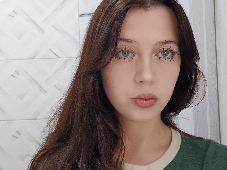 iluvcams.com coletteneary livesex profile in 1828912127 cams