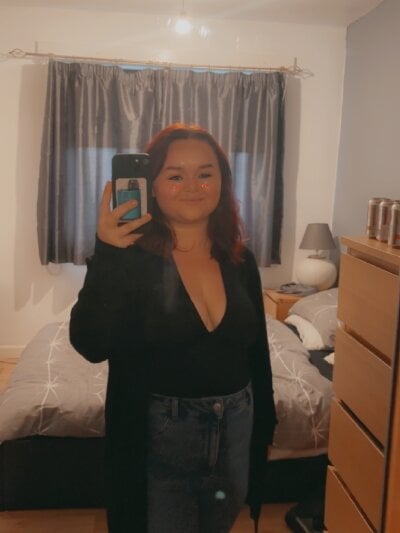 rose_smileyx from stripchat