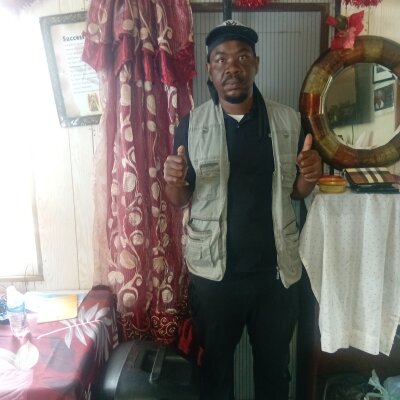 Prikev38452 Live Cam on StripChat