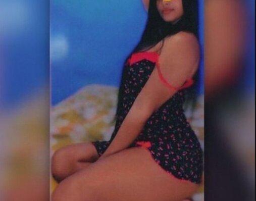 Lamia_arab live cam model at StripChat