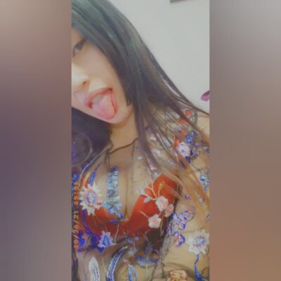 Whitee_roxy