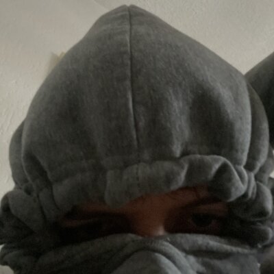 guii20cm Live Cam on StripChat