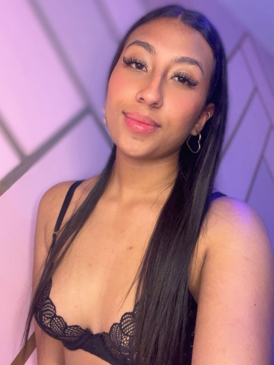 sexlivecamsites.com lolaa_rodriguez livesex profile in usa-originally-from-australia cams