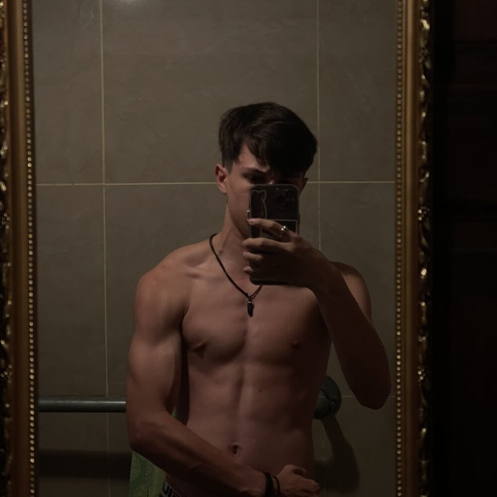 shadowhite_ from stripchat