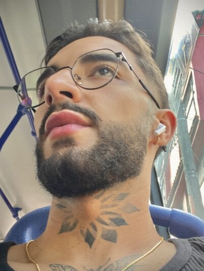 juanlouis_pierre Live Cam on StripChat