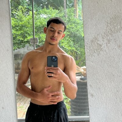 Osouusa Male Latina Adult Cam