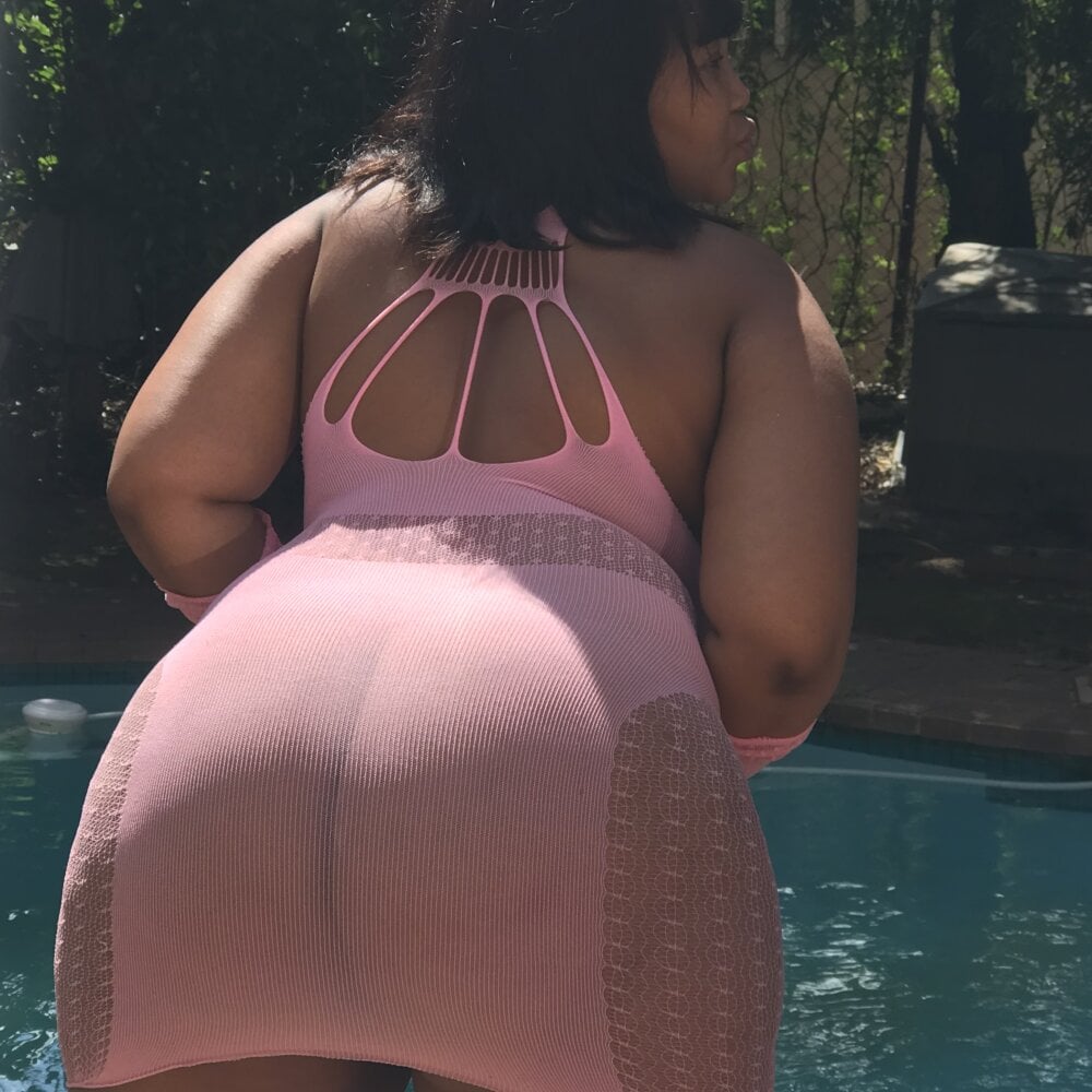 Big Bootyn Boobs
