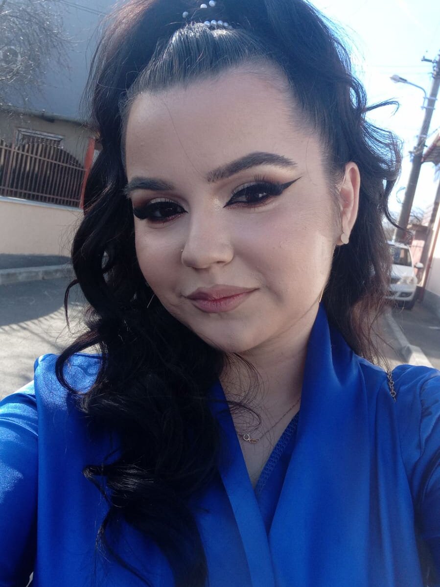 EvieRay profile