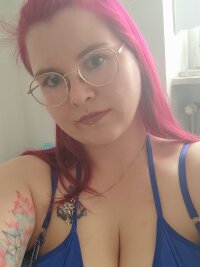 Pussycatlady95's Offline Chat Room