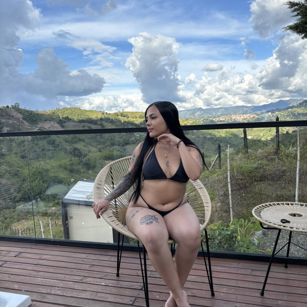 sexlivecamsites.com itahisa_sweet livesex profile in in-your-head-and-dreams cams