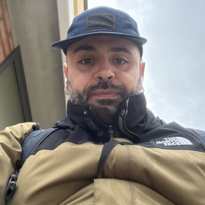 Giova891 Live Cam on StripChat