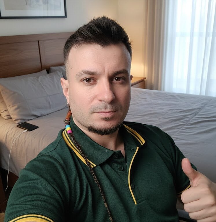 FuckToyBoy69's Offline XXX Chat