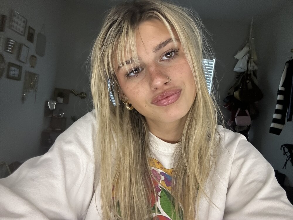 anngrayson from stripchat