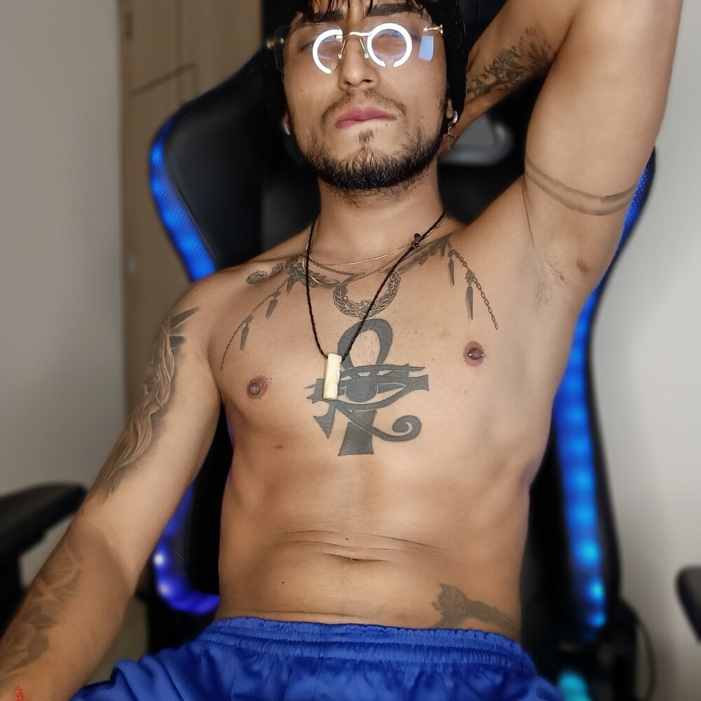 ferlucyboy666 from stripchat