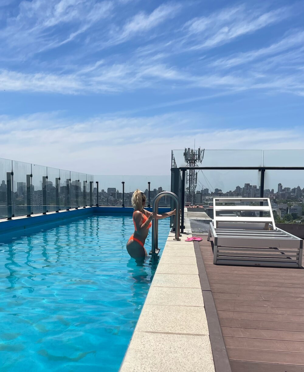 mega-camsex.net meemelinda livesex profile in bisexual cams