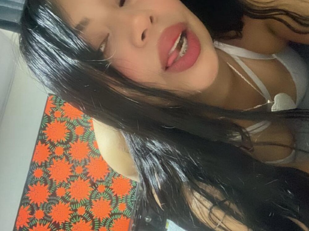 sleekcams.com zoe_rz livesex profile in in-the-same-world-to-you cams