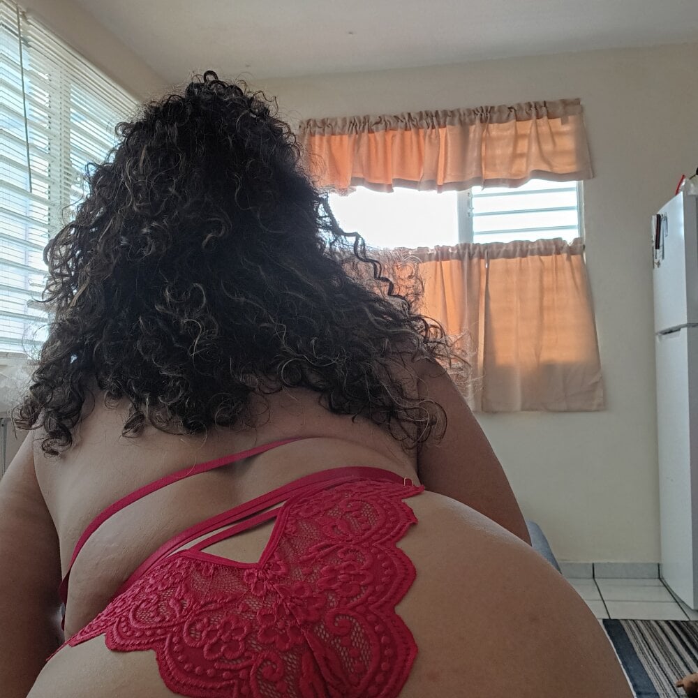 Live sex webcam photo for Ellocin_23 #289946084