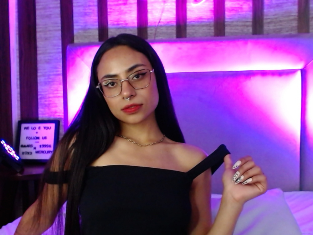Luciana_Lambert profile