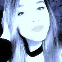 Nica_LoveMoon's Offline Chat Room
