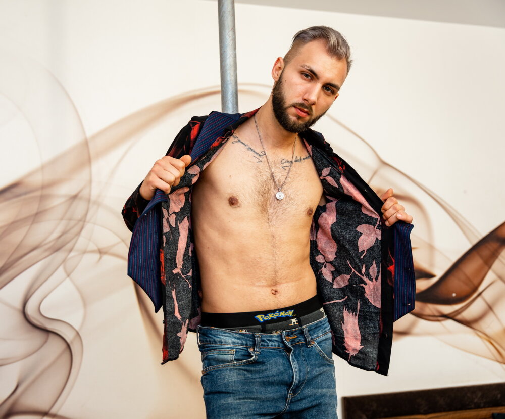 DwayneMiller 🔷 live nude webcam