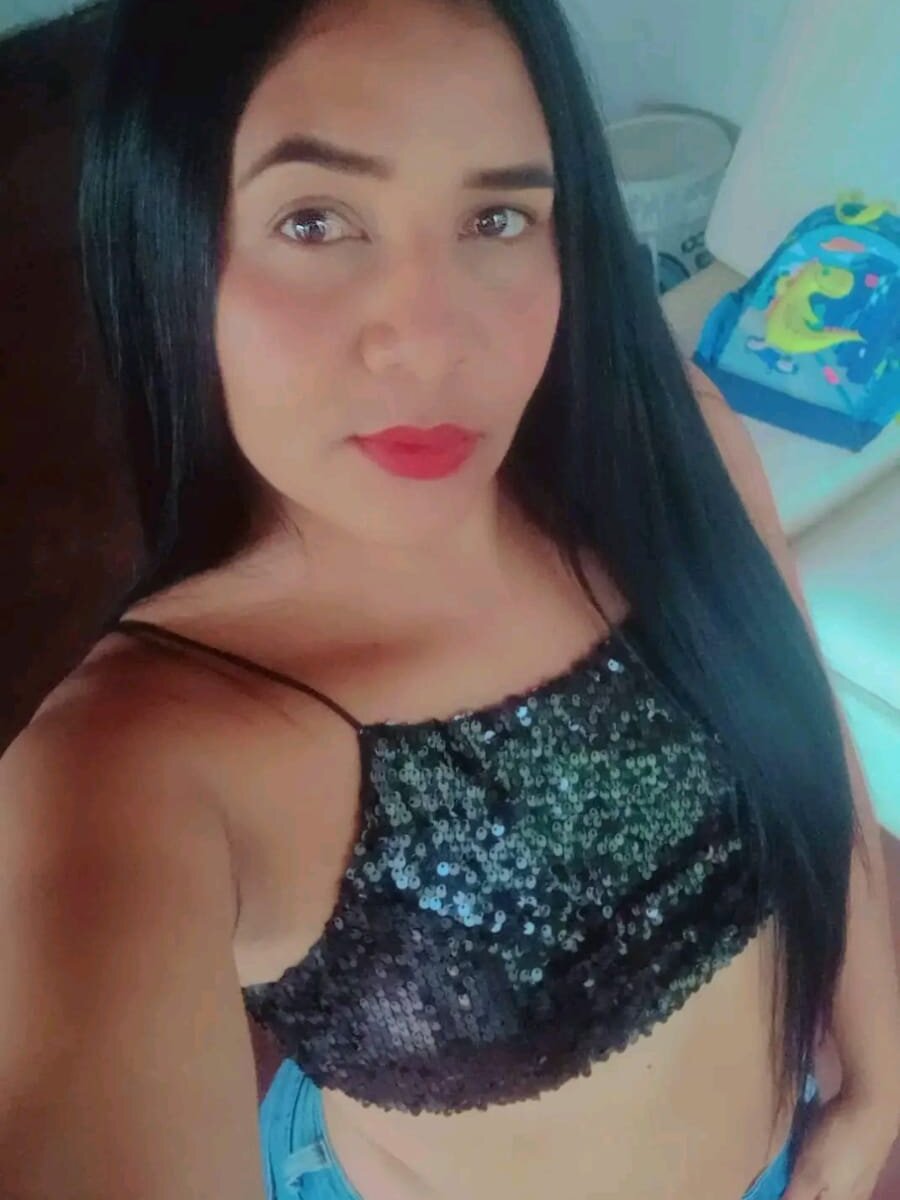 livesex.fan ladypervert_ livesex profile in on-ur-hots-dreams cams