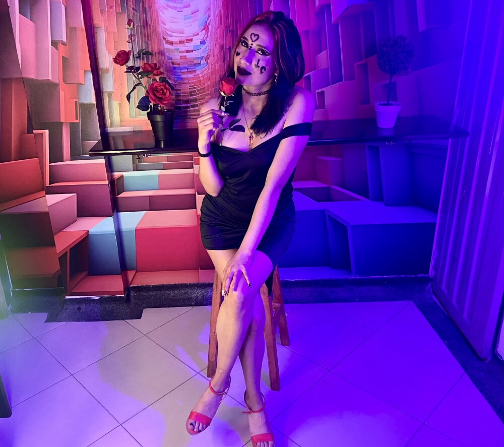 Live sex webcam photo for natalia_naughty01 #289979973