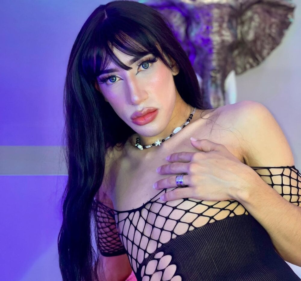 nayla_monroe from stripchat