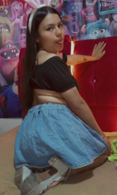 Edged_Hot69 private show