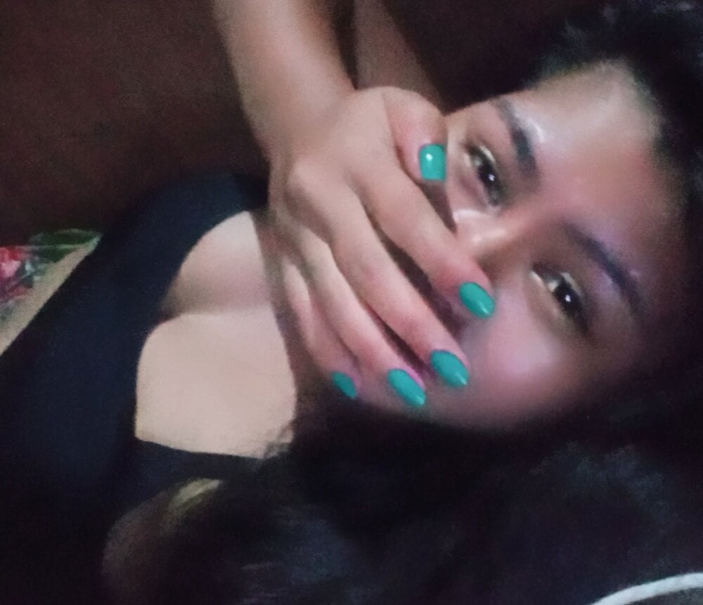 watchgirlcam.com hottie_pinay4 livesex profile in deutsch cams