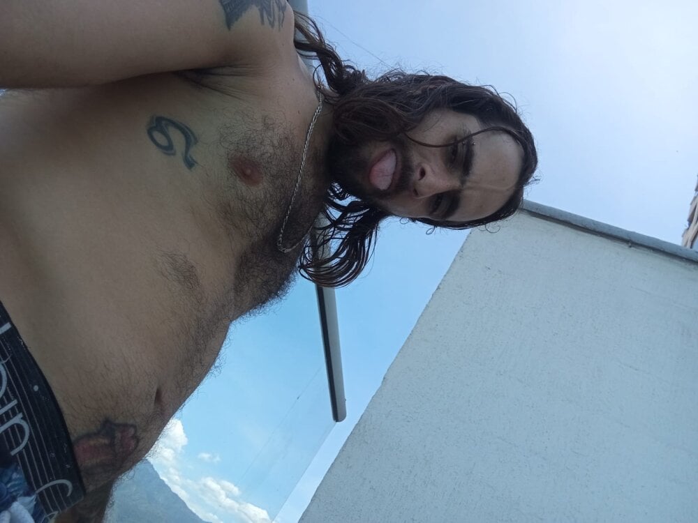 hairy_mannn from stripchat